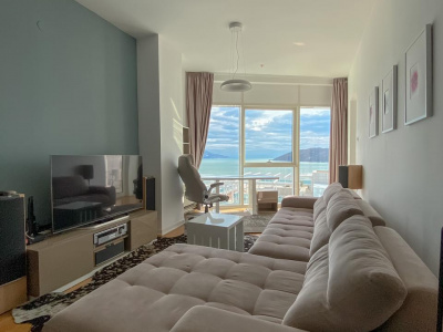 Apartment with two bedrooms and sea views in the very center of Budva